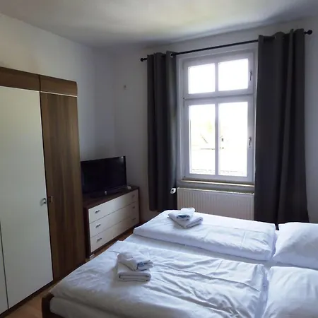 Apartment Sonnige -100qm - Im 1. Obergeschoss Der Walhall In Einem Parkähnlichen Garten Sellin (Rugen)