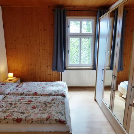 Sonnige -100qm - Im 1. Obergeschoss Der Walhall In Einem Parkähnlichen Garten Apartment *