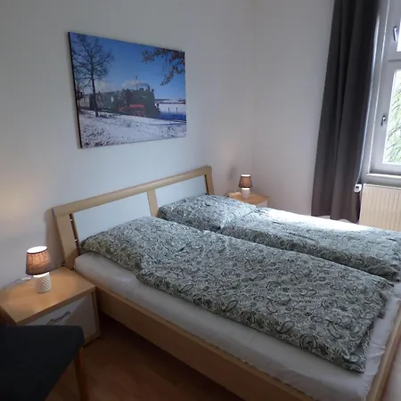 Sonnige -100qm - Im 1. Obergeschoss Der Walhall In Einem Parkähnlichen Garten Apartment Sellin (Rugen)