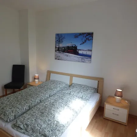 Sonnige -100qm - Im 1. Obergeschoss Der Walhall In Einem Parkähnlichen Garten * Sellin (Rugen)