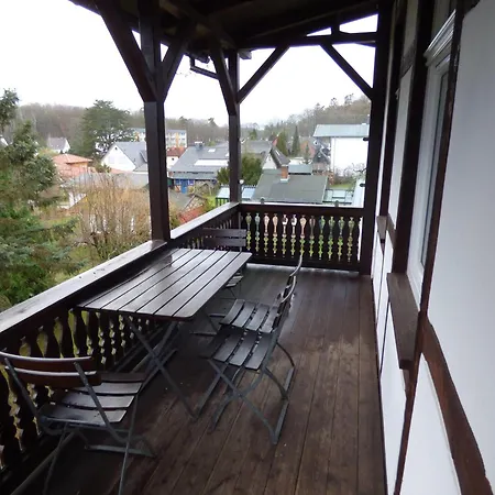 Apartment Sonnige -100qm - Im 1. Obergeschoss Der Walhall In Einem Parkähnlichen Garten