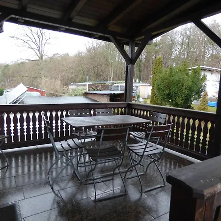 Apartment Sonnige -100qm - Im 1. Obergeschoss Der Walhall In Einem Parkähnlichen Garten